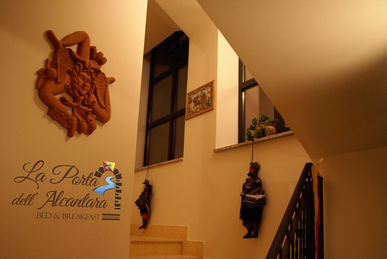 La Porta Dell'Alcantara Gaggi Екстериор снимка